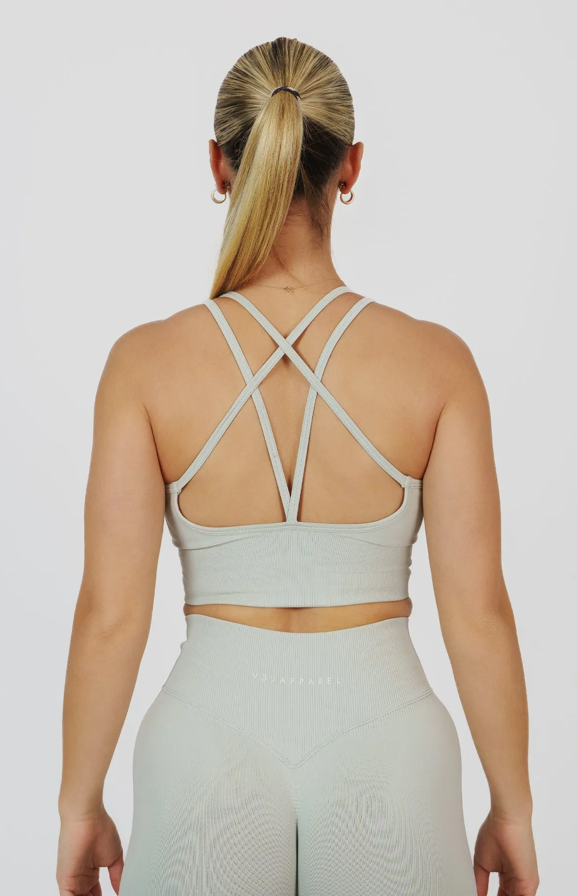 Form Seamless Strappy Sports Bra - Light Grey