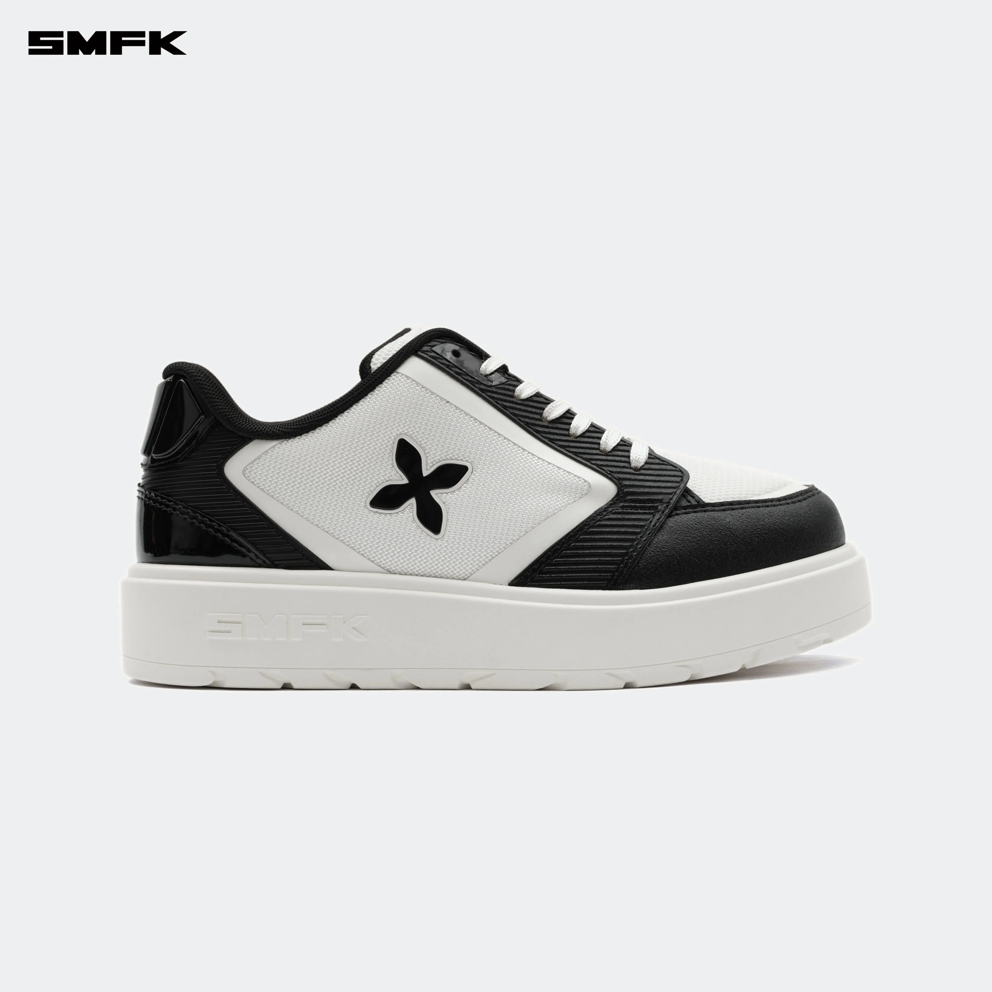 FUTURE RIPPLE GYM Low-Cut Fitness Shoes Black and White