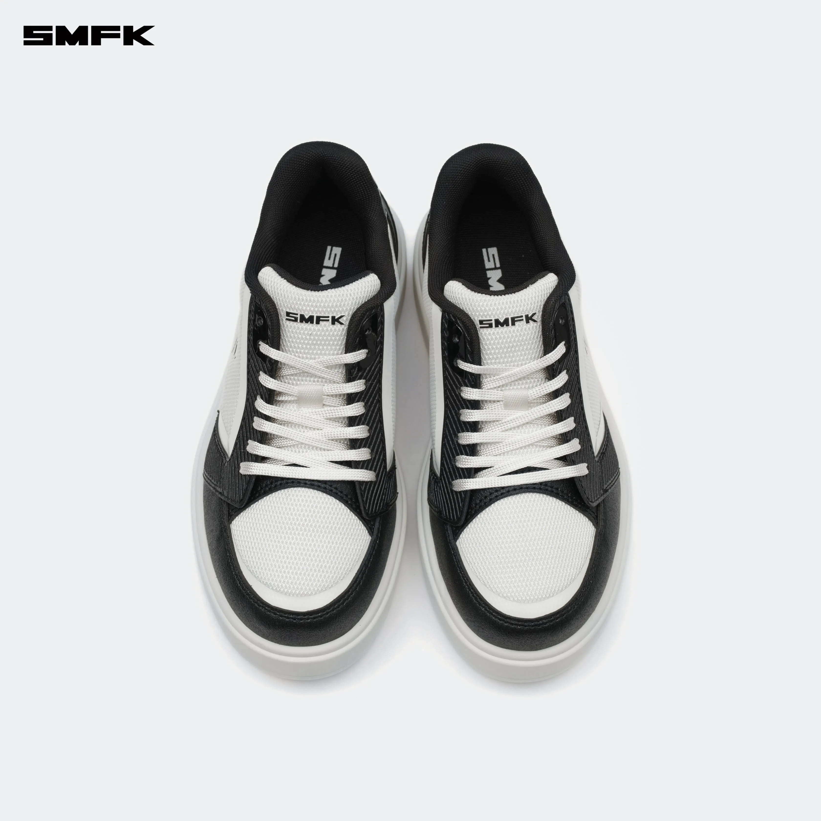 FUTURE RIPPLE GYM Low-Cut Fitness Shoes Black and White