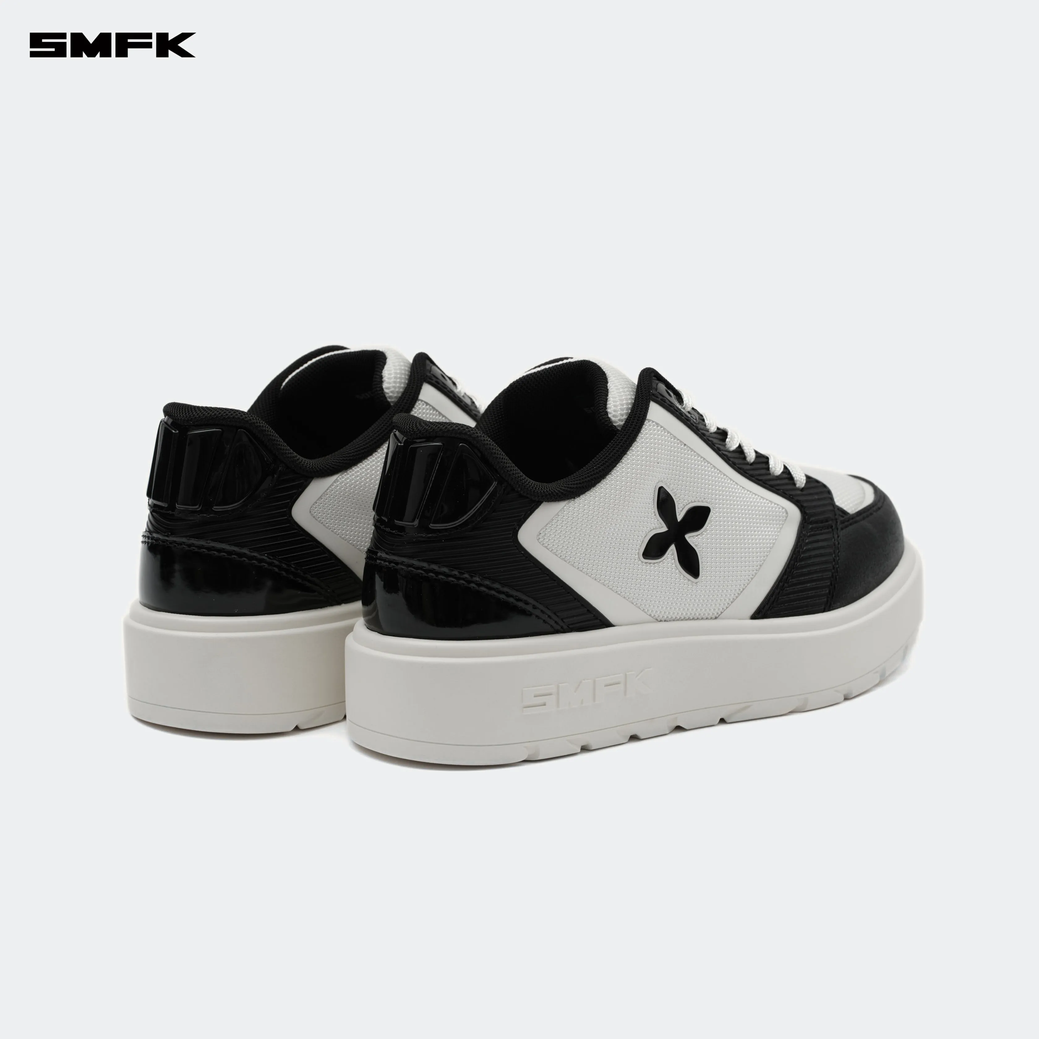 FUTURE RIPPLE GYM Low-Cut Fitness Shoes Black and White