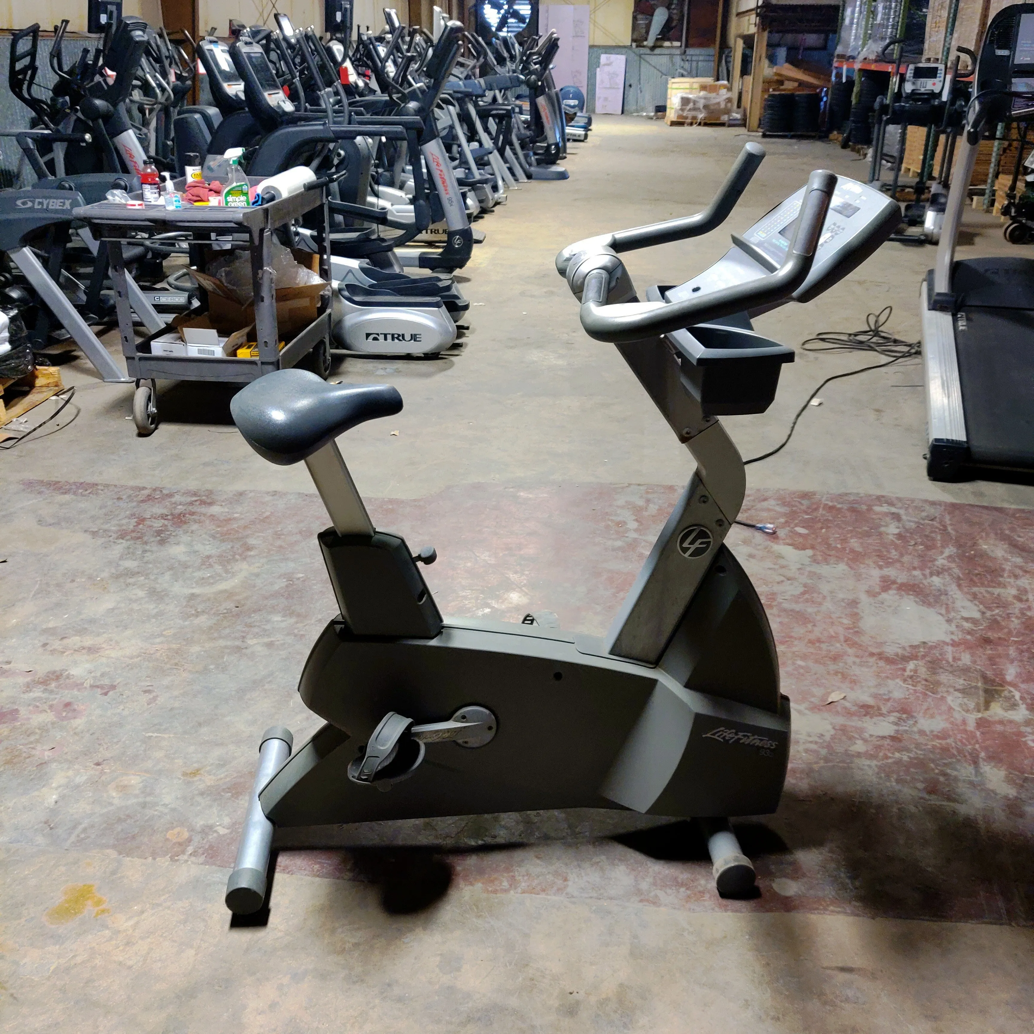 Life Fitness Upright Exercise Bike 93ci