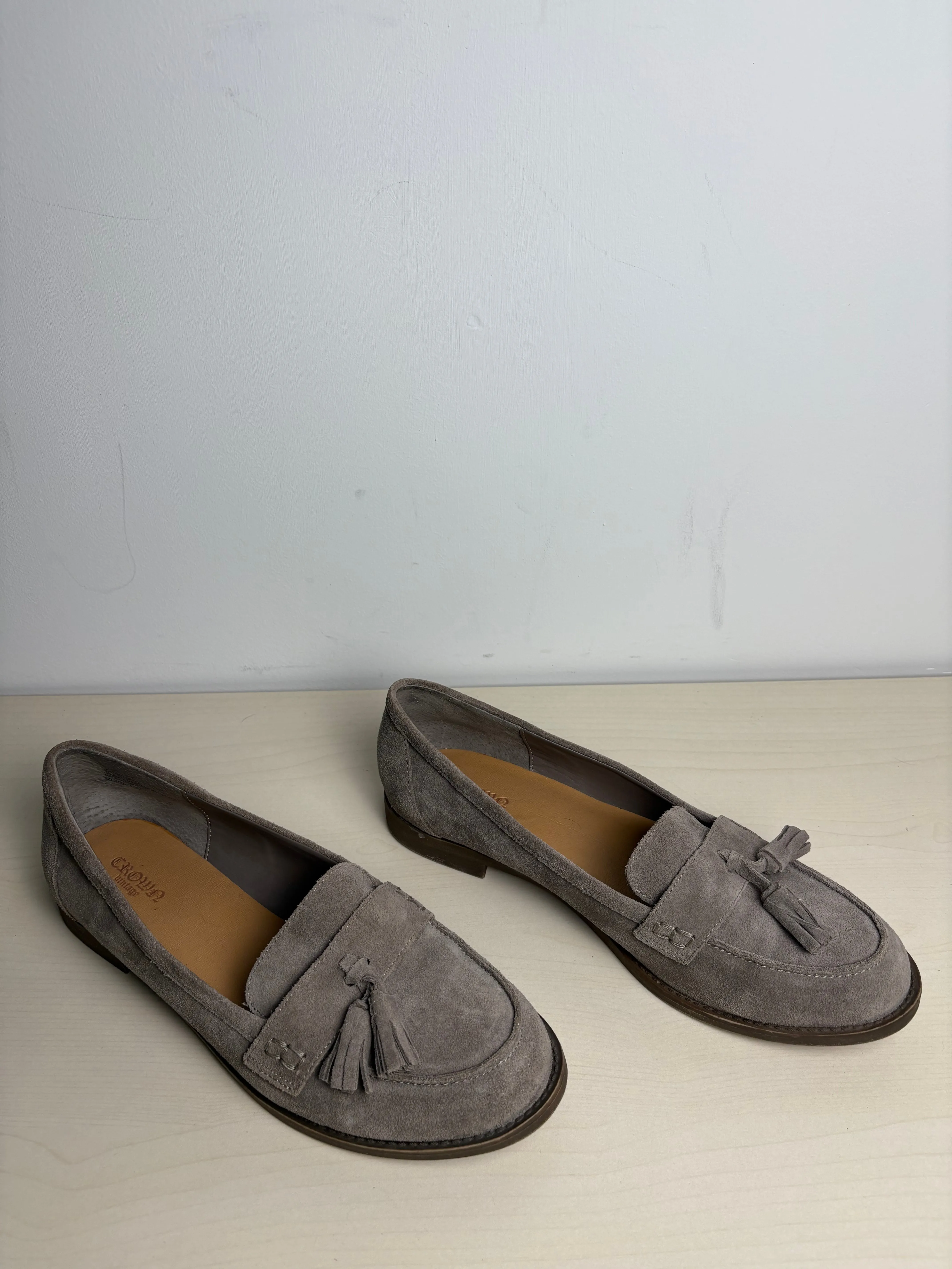 Shoes Flats By Crown Vintage In Grey, Size: 10